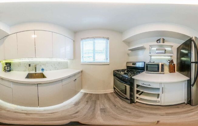 2 beds, 1 bath, 800 sqft, $2,000, Unit 14