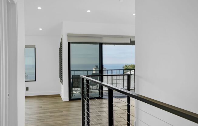 Exquisite 3 Bed, 3.5 Bath Townhouse in Exclusive Zuma Bay Villas, Malibu