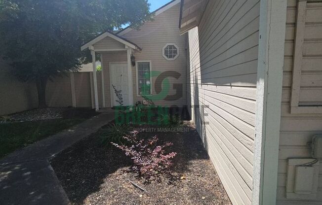 Beautiful 3 BEDROOM 2.5 BATH HOME IN MODESTO!! MOVE IN READY!