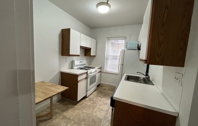 1 bed, 1 bath, 573 sqft, $2,150, Unit 24