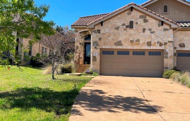 Fabulous 4-bedroom duplex in the heart of Lakeway!