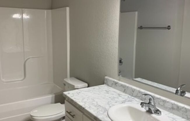 3 beds, 2.5 baths, $1,250, Unit Apartment C