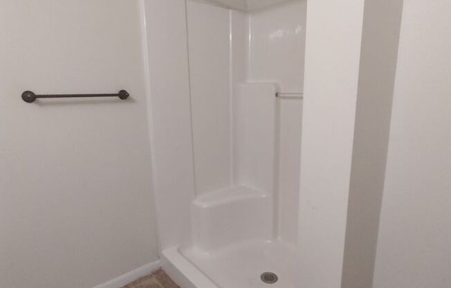 2 beds, 2 baths, $1,325, Unit B-202