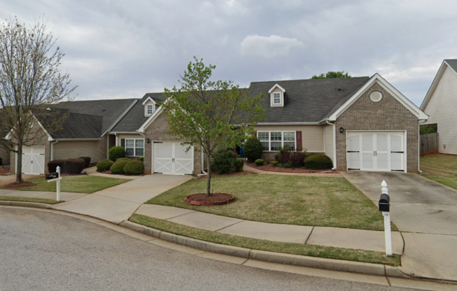 925 City Park Dr - 2BDRM, 2BA  located in the heart of McDonough, Town Village Subdivision.   Close To Major Highways, including I-75 and Highway 155.