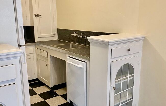 1 bed, 1 bath, 600 sqft, $1,450, Unit 208