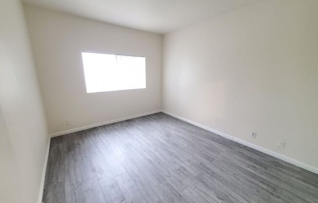 1 bed, 1 bath, 700 sqft, $1,995, Unit 102