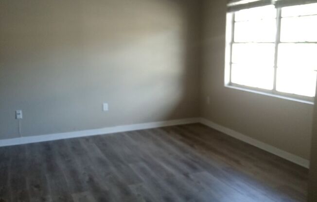 Gated Community First Floor 1/1.5 Apartment Near Lake and Downtown Eustis