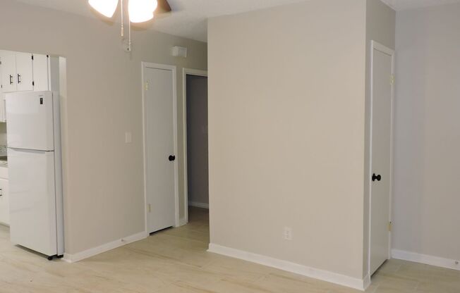 2 beds, 1 bath, $1,095