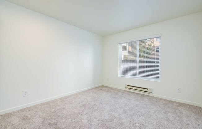 2 beds, 2 baths, 815 sqft, $2,350, Unit 2-101