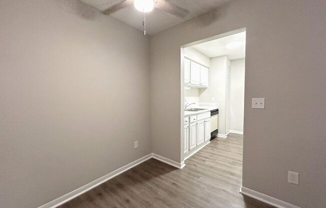 Updated, spacious 1st floor - 1 Bed, 1 Bath Condo close to Lynx Blue line, shopping, restaurants