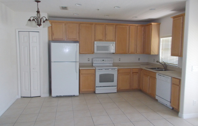 3 beds, 2.5 baths, $2,000, Unit Unit-1