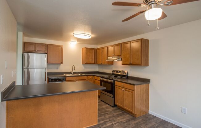 2 beds, 1 bath, 980 sqft, $1,445