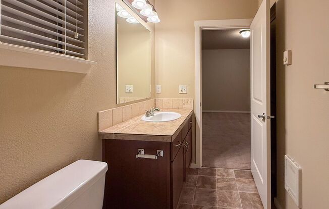 2 beds, 2 baths, 1,090 sqft, $1,600, Unit 523-07