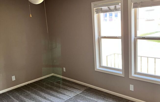 2 beds, 1 bath, 948 sqft, $1,199, Unit 069