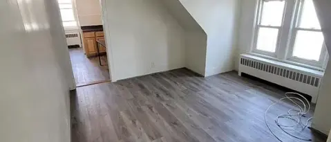 227 W 2 ST