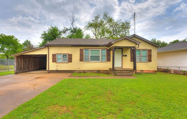 3 Bedroom 1 Bath Home in Shawnee!