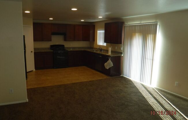 4 beds, 2.5 baths, $2,000