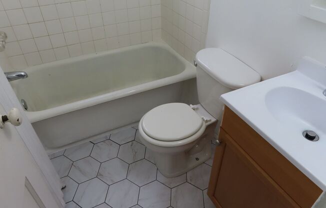 Studio, 1 bath, 400 sqft, $685, Unit #15