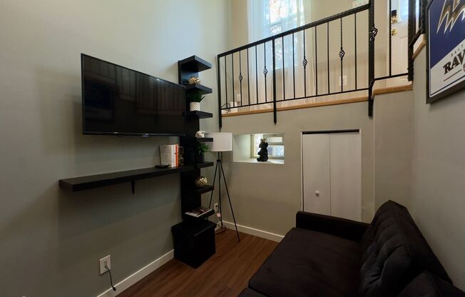 2 beds, 1 bath, $1,800