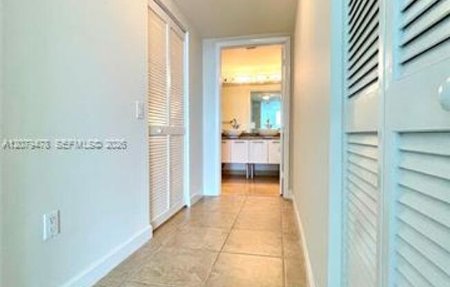 1 bed, 1.5 baths, $3,300, Unit # 2405