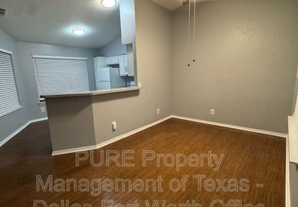 810 203 CASTLEGLEN DR