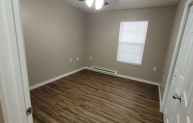 3 beds, 1 bath, 1,050 sqft, $1,125, Unit 350 D02