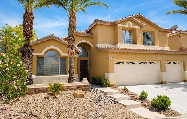 Heart of Summerlin 5 Bedroom with a Sparkling Pool