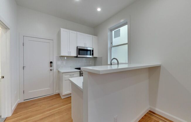 8 JANSEN ST