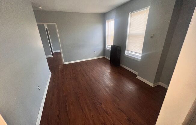 1 bed, 1 bath, $995, Unit 3