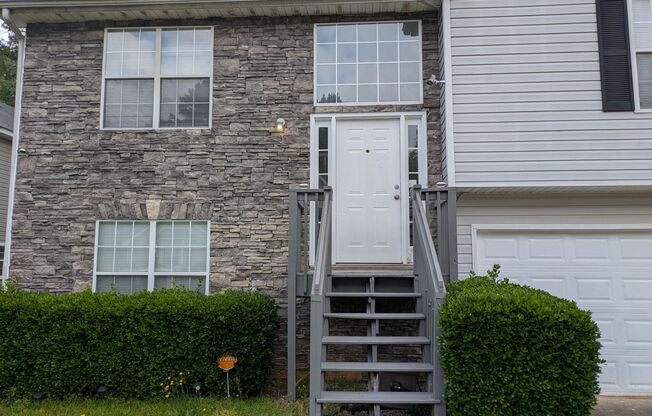 6730 Pole Creek Dr: Beautiful 3 Bed / 2 Bath Home in Lithonia, GA – Move-In Ready!