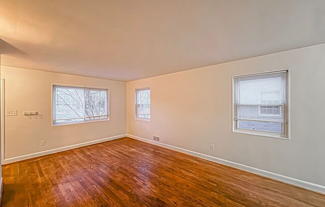 Beautiful 3 Bed 1 Bath End Row Brick Townhouse With Fenced In Yard In River Terrace