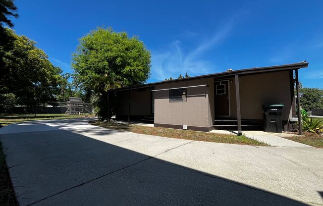 Newly Renovated Small 2BR w/Den Guest House