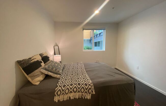 Studio, 1 bath, 175 sqft, $1,345, Unit 1203