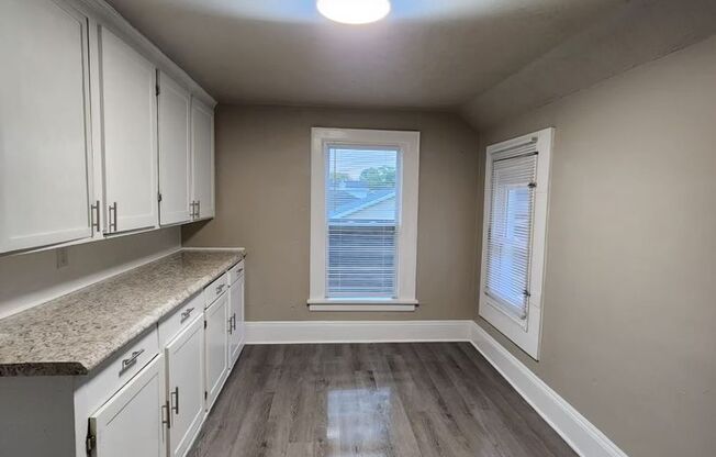 702 S. Commercial St / 109 Division St