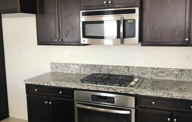 Beautiful Eastvale Newer Home