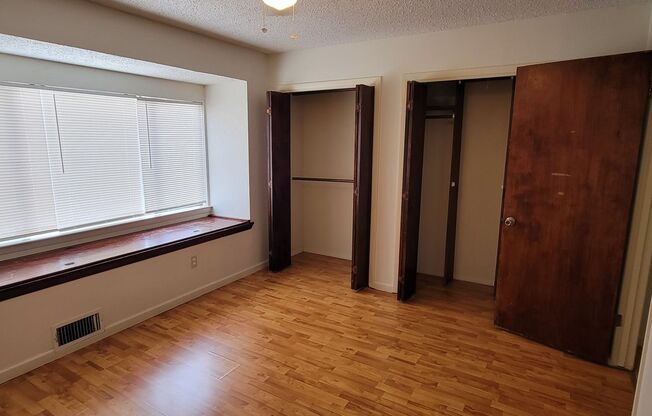 2 beds, 1.5 baths, $1,050, Unit 7