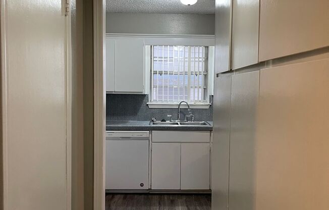 2 beds, 1.5 baths, 850 sqft, $1,075, Unit 1104