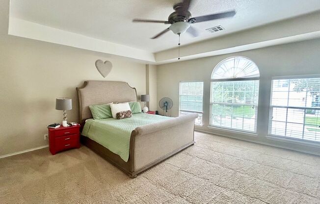 5 BED/3 BATH GORGEOUS HOUSE FOR LEASE! AVAILABLE ON 8/1/25