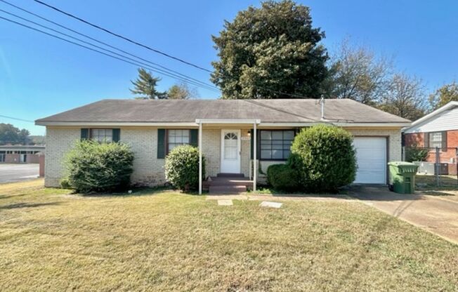 THREE BEDROOM/ONE HALF BATH BRICK RANCH - NORTHWEST HUNTSVILLE!