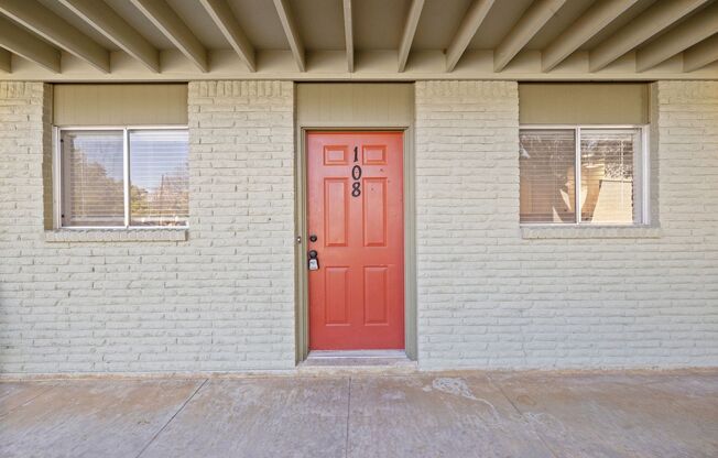 806 E 13th St Unit #108