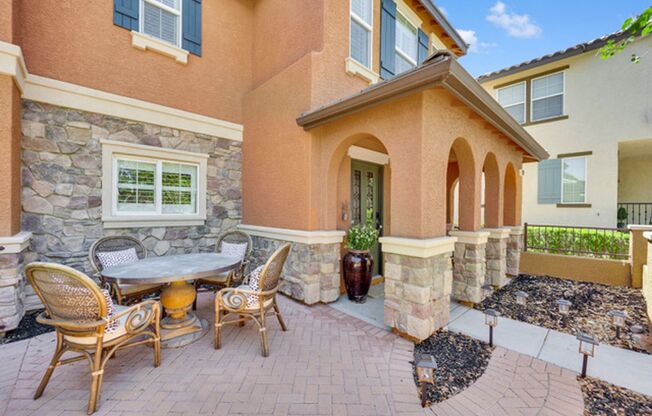 Beautiful Townhome located in Inspirada Henderson 3 bedroom, 2.5 Baths, 2 car garage