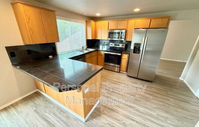 2411 N HERON DR