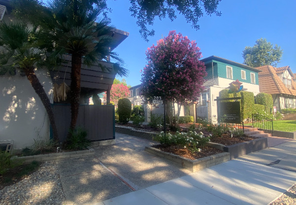 271 S EL MOLINO AVE