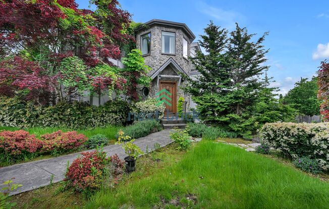 Beautiful home with 4 beds, 3.5 baths for rent