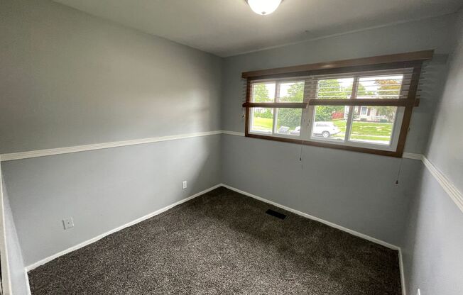 3 beds, 1 bath, $1,295