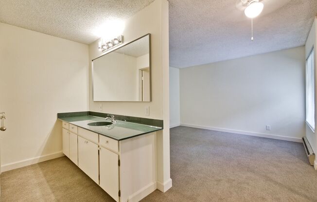 1 bed, 1 bath, $2,795, Unit # 239