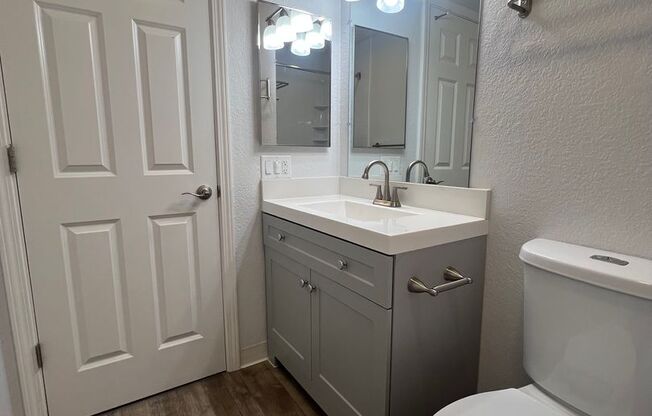 2 beds, 2 baths, 890 sqft, $3,250, Unit 777-270