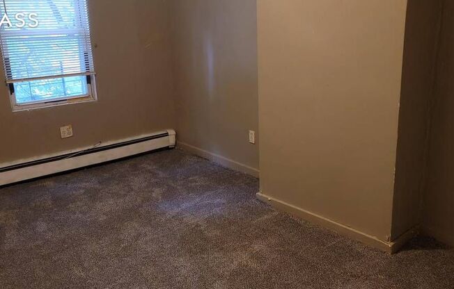 2 beds, 1 bath, $2,800, Unit 2