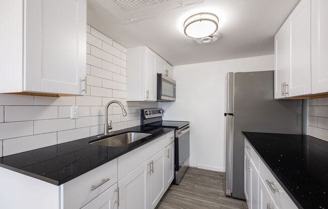 2 beds, 1 bath, 780 sqft, $1,149, Unit 11502