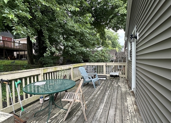 8 NEWTON ST